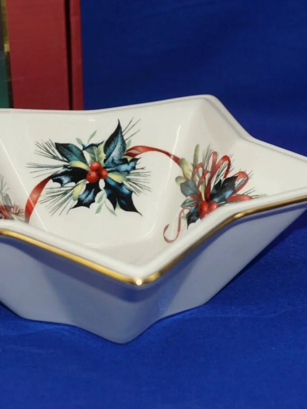 LENOX NEW IN BOX WINTER GREETING STAR BOWL 8x2.75 MINT